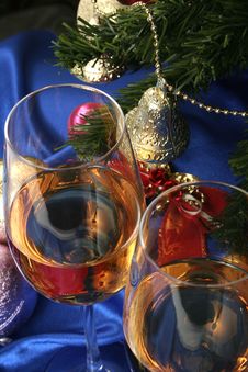 Glass Of White Wine On A Beautiful Christmas Background Royalty Free Stock Images Glass Of White Wine On A Beautiful Christmas Background Royalty Free Stock Images