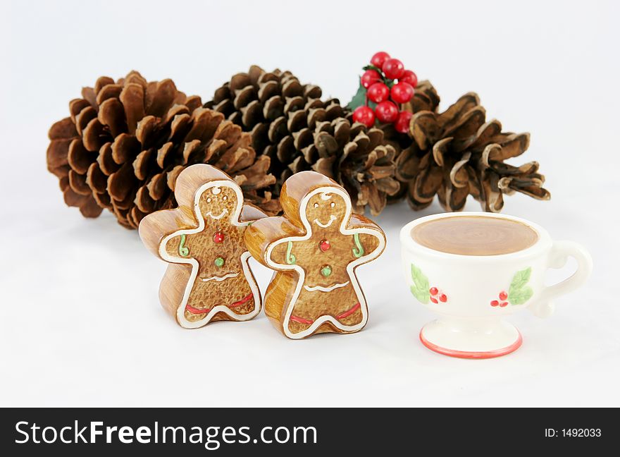 Gingerbread men and pinecones for xmas isolated