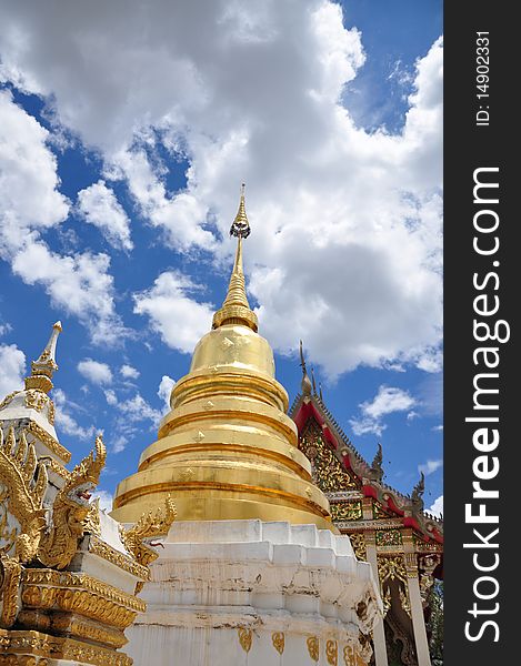 Pra Thad Wat Ban Fon Pagoda
