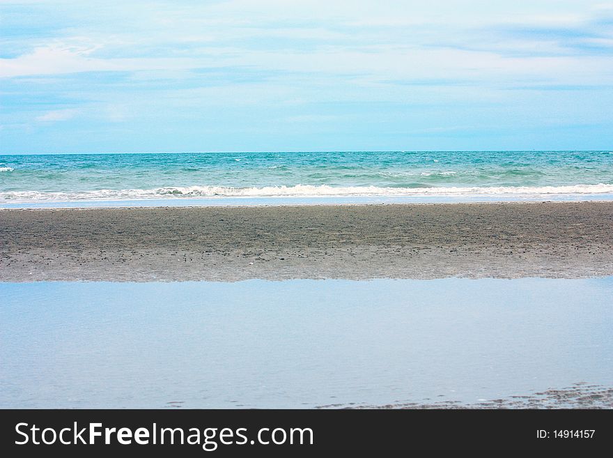 The large transparent sea in the south sea of thailand.