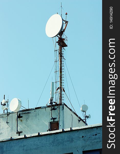 A microwave antenna tower used for telecommunications links. A microwave antenna tower used for telecommunications links