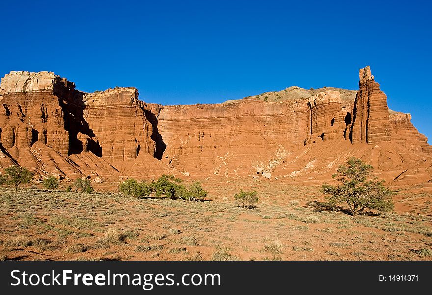 Landscape view of the plateau at Chimney Rock in Capitol Reef