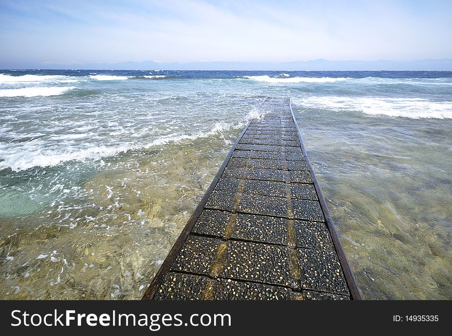 A path down to the ocean