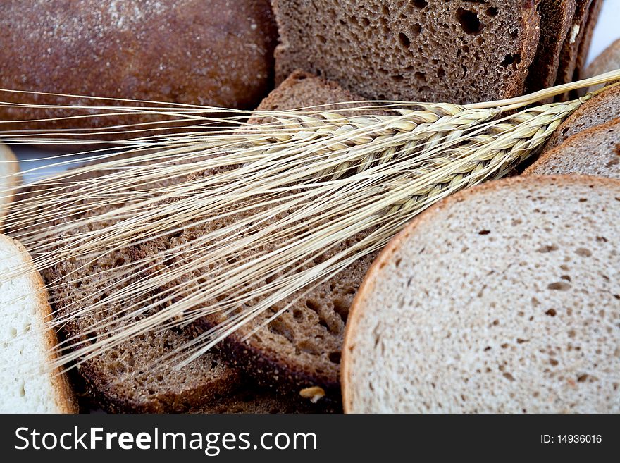 An image of bread and spikes on the table