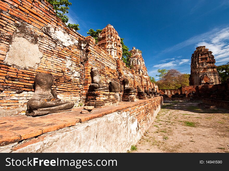 The ancient temple at Watmahathat in Thailand