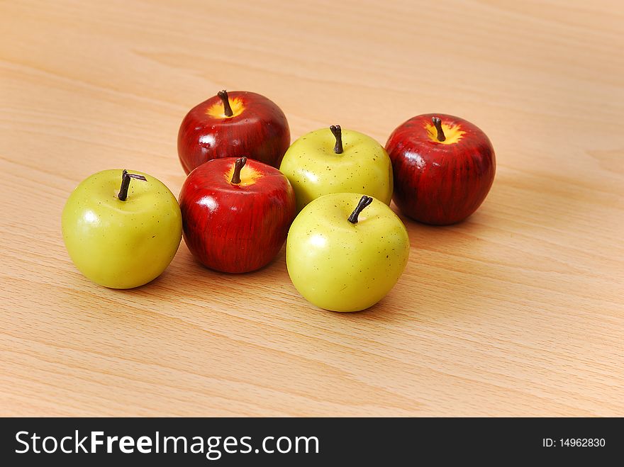 Three red and three green apples