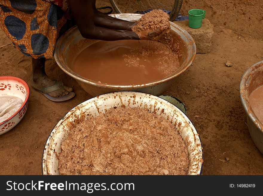 Karitè cream processing in Africa