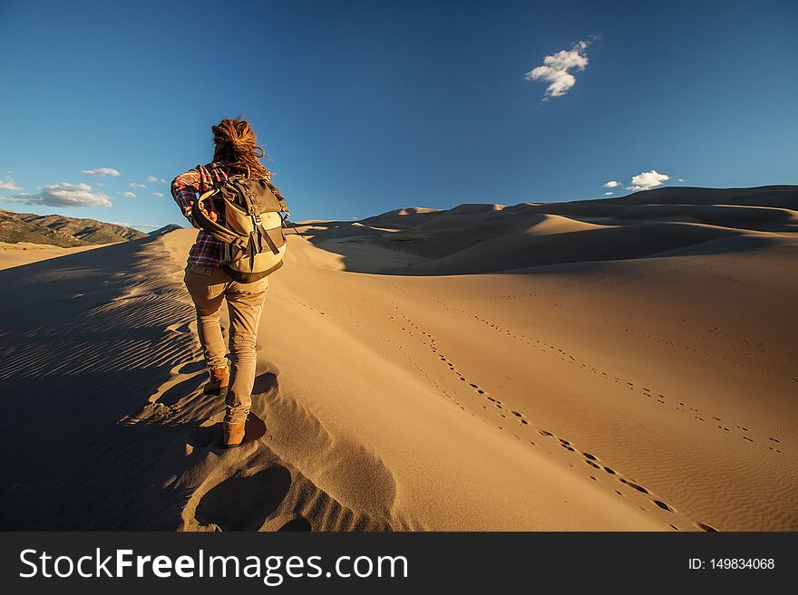 A tourist traveled through the desert