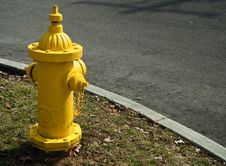 Bright Yellow Hydrant Stock Photography Bright Yellow Hydrant Stock Photography