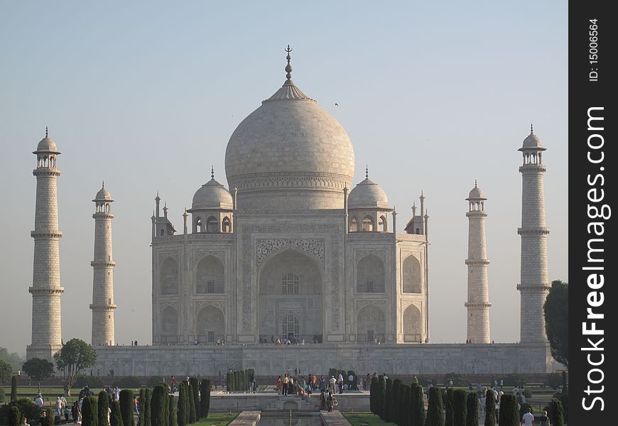 Full view of the Taj Mahal mosque