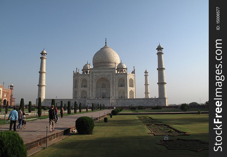 Full view of the Taj Mahal