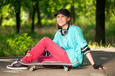 Teenage Girl With Skateboard Royalty Free Stock Images Teenage Girl With Skateboard Royalty Free Stock Images