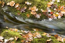 Autumn Waterfall Royalty Free Stock Images Autumn Waterfall Royalty Free Stock Images