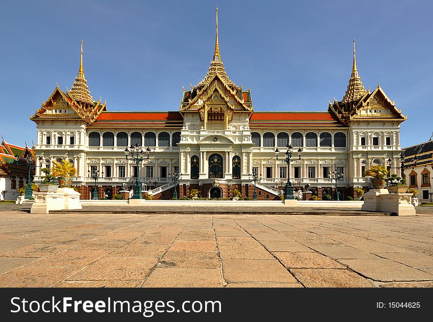 A royal chapel, The palace conclud several impressive buildings including Wat Phra Kaeo