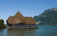 Summer House On The Lake Royalty Free Stock Image Summer House On The Lake Royalty Free Stock Image
