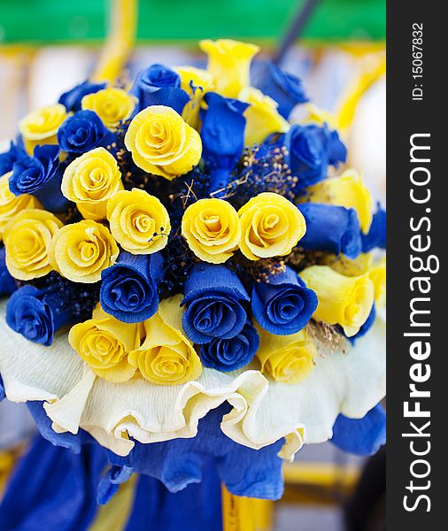 Bouquet of yellow and blue roses