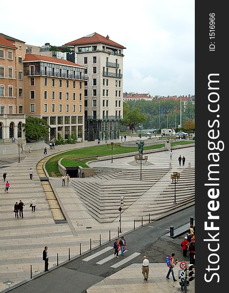 Traversing the square in which is the Grand ThÃ©Ã¢tre (19th C.) , you will end up back alongside the Rhone. Traversing the square in which is the Grand ThÃ©Ã¢tre (19th C.) , you will end up back alongside the Rhone.