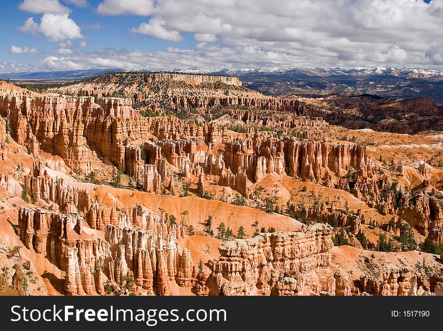 Wide shot view of Bryce Canyon