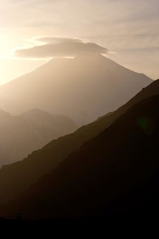 Sunset In Mountains Royalty Free Stock Photos