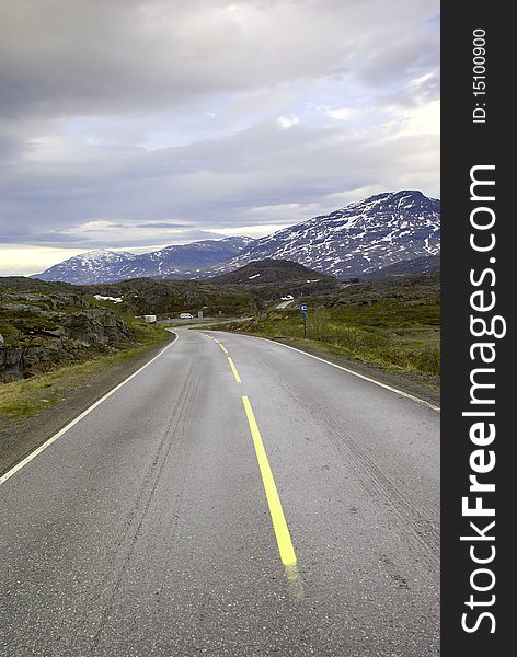 Road To Mountains Of Norway. Pass Bjornfild.