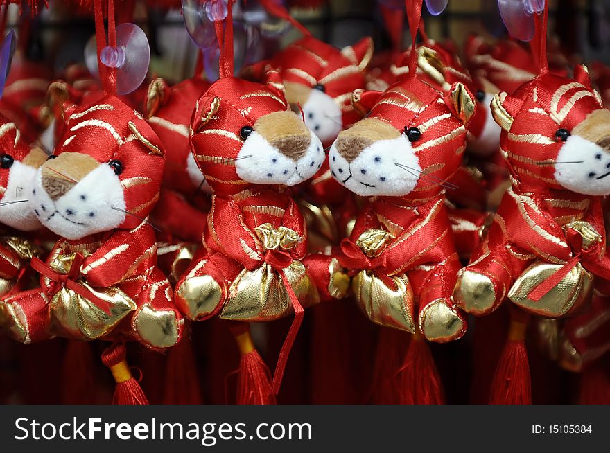 Chinese New Year. 2010 is tiger year.
SDOF. Focused on 2nd tiger from left.