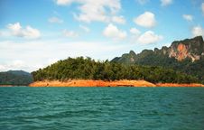 Free High Cliffs On The Tropical Island Stock Photos - 15115233