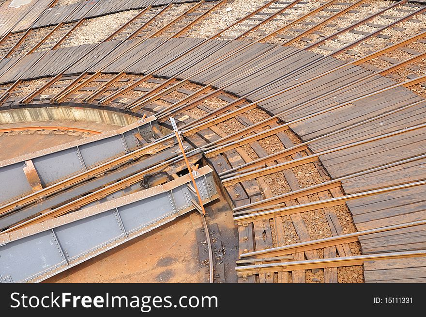 A fan-shaped train dispatch station. A fan-shaped train dispatch station