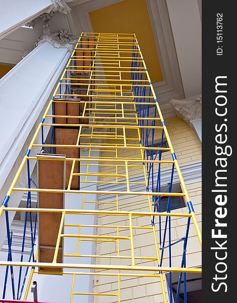 Building reconstrustion with colored scaffold