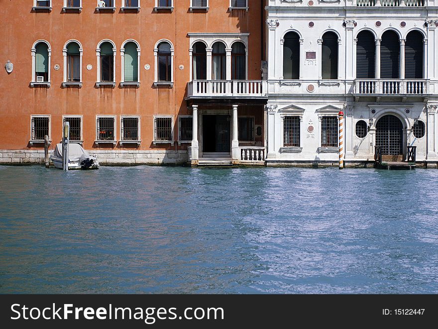 Building on water in Venice