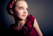 Young Girl Posing On Black Background Royalty Free Stock Images Young Girl Posing On Black Background Royalty Free Stock Images