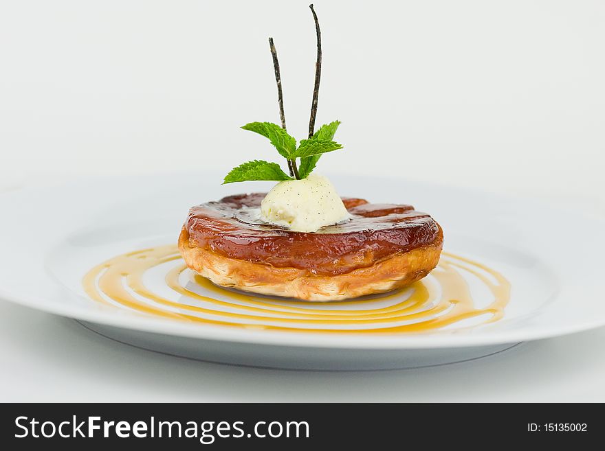 Apple tart Tatin with caramel sauce