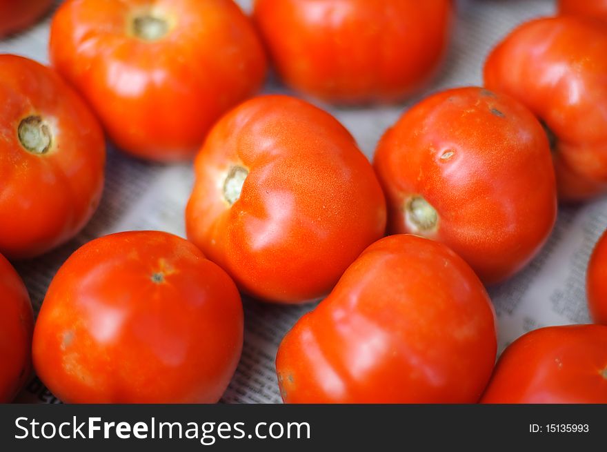 Image of the loose tomatoes.