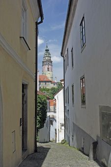Narrow Street In Cesky Krumlov Royalty Free Stock Image Narrow Street In Cesky Krumlov Royalty Free Stock Image