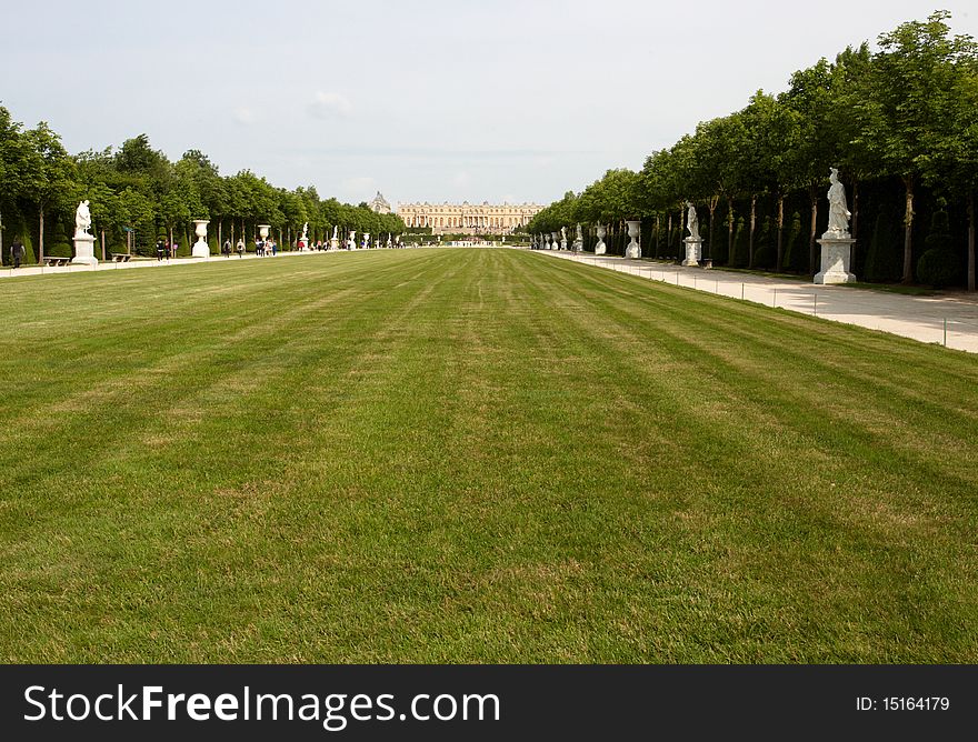 Versalles Garden In Paris