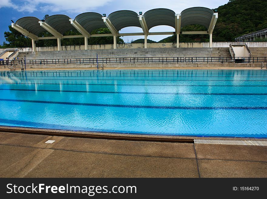 Swimming pool for competition stadium