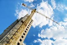 Construction Cranes And Unfinished House Royalty Free Stock Images Construction Cranes And Unfinished House Royalty Free Stock Images