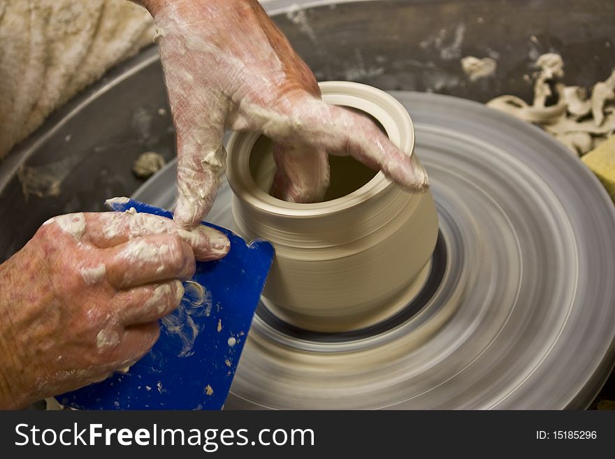A picture of making a pot. A picture of making a pot