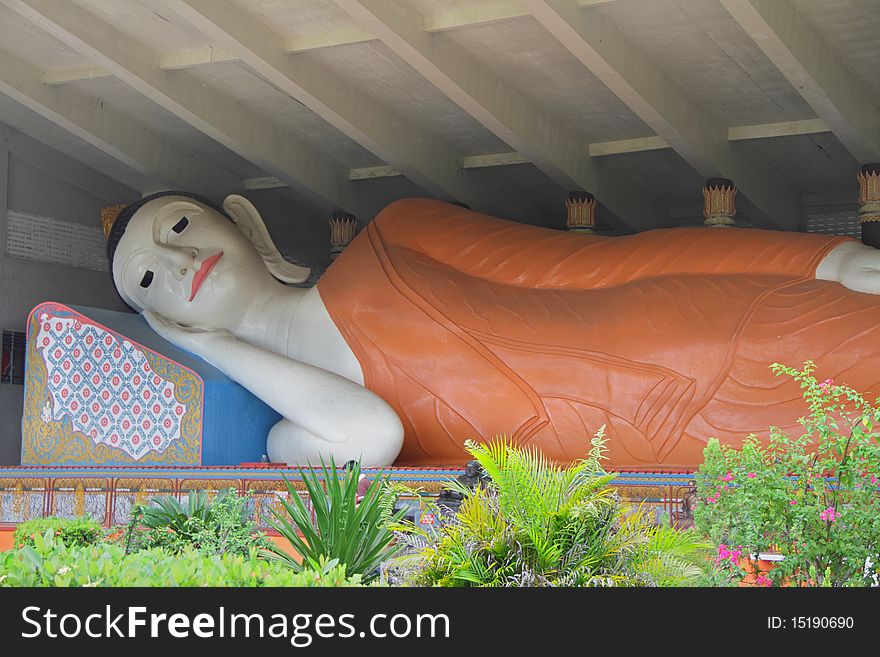 Giant Sleeping Buddha