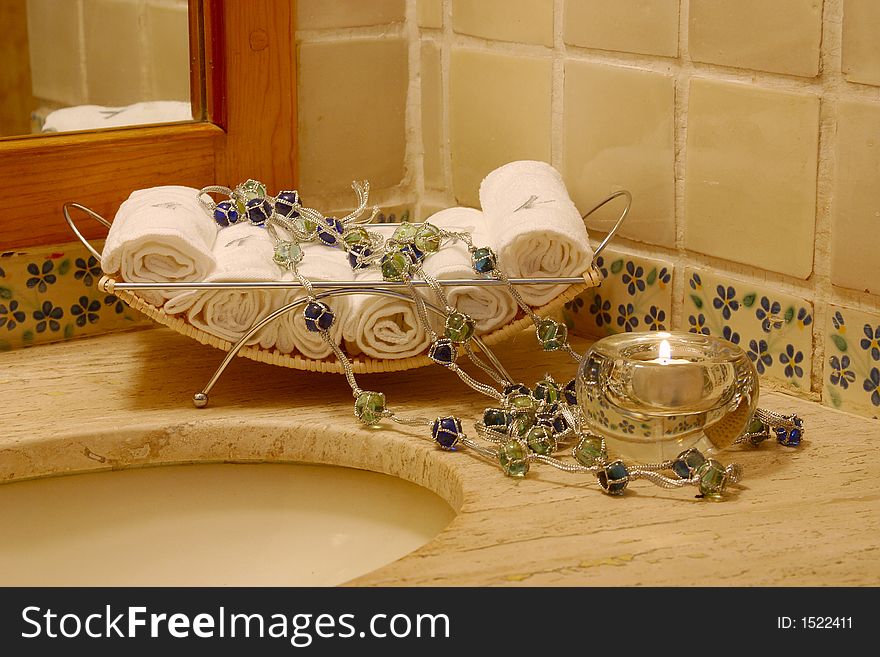 Bathroom detail. fresh ideas to decorate the home this christmas