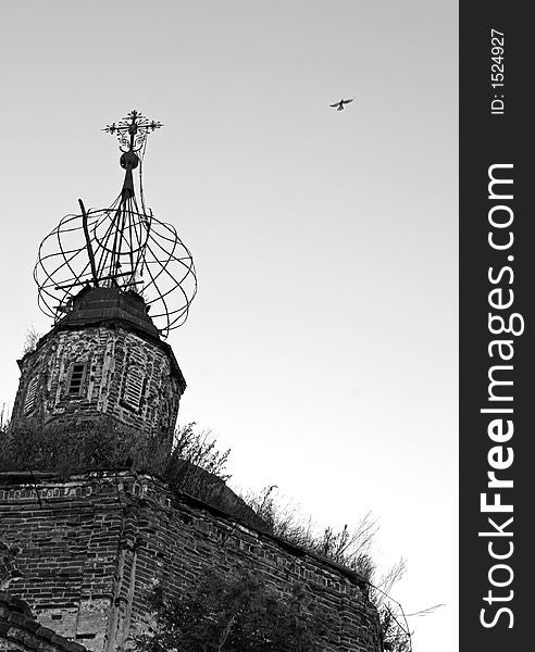 Old ruined temple dome, construction, bird, Russia