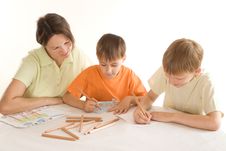Mother Draws With His Sons Royalty Free Stock Photography Mother Draws With His Sons Royalty Free Stock Photography