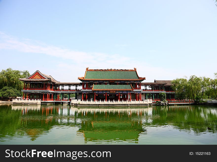 There is Dragon chant palace in Beijing
Longtan lake garden in China.The dragon chant palace is very splendor.