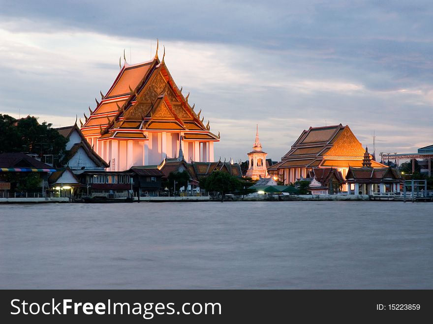 The Temple in bangkok , Thailand is famouse on Chao Phya River .
