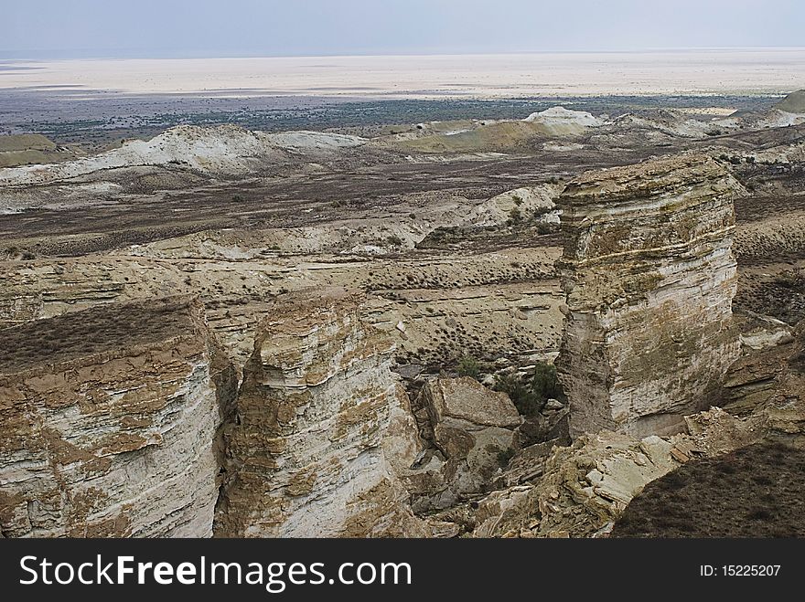 11 Aral Sea, Usturt Plateau