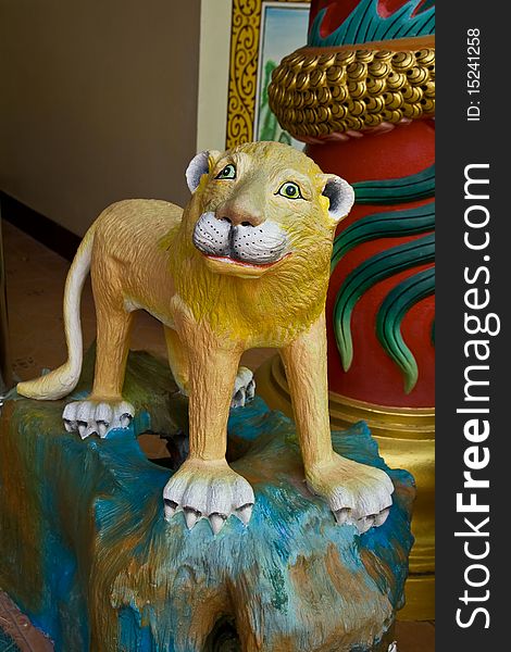 Chinese Lion Statue