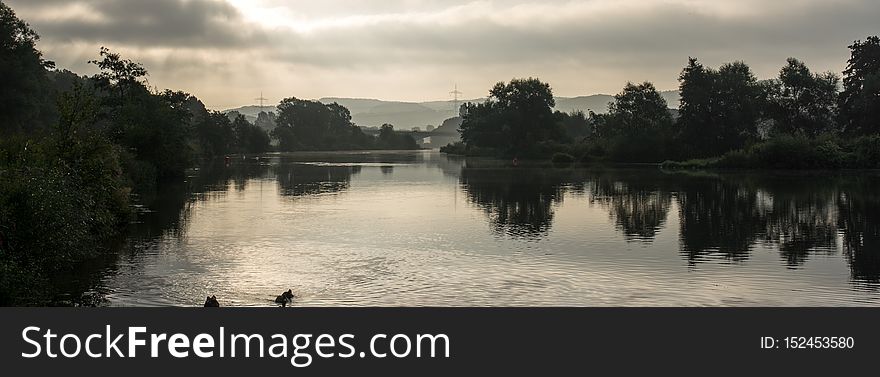 Die Stille Ruhr Am Morgen