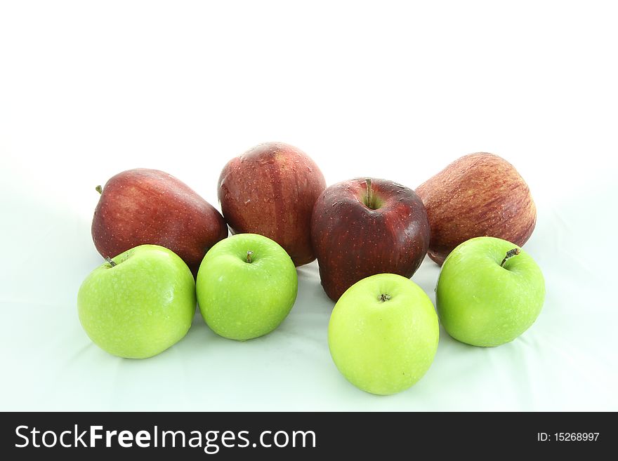 Four red appple and four green apples on white blackground ,isolate. Four red appple and four green apples on white blackground ,isolate
