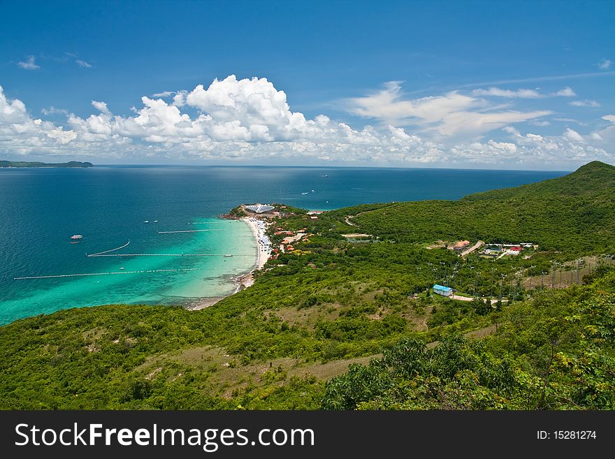 Lan island. The beach of Thailand