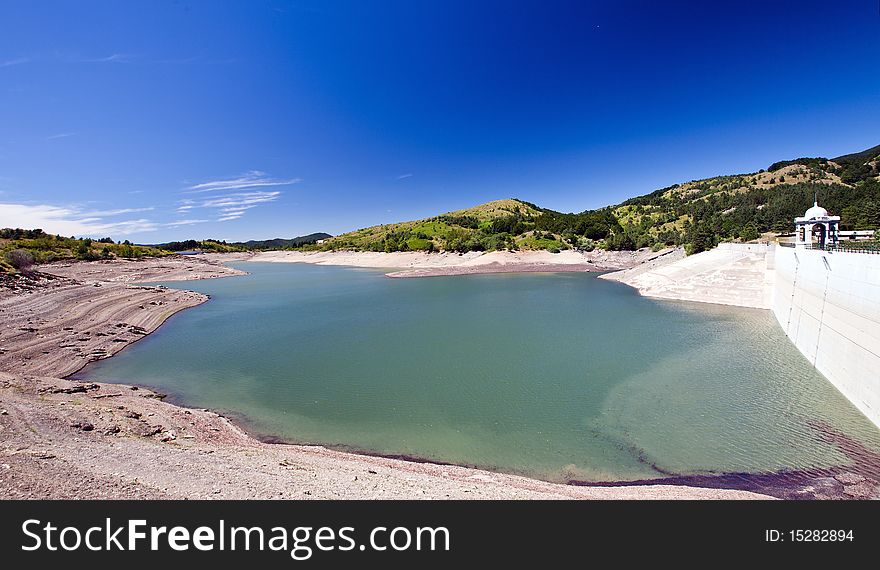 On the right, the dam.
Giacopiane is a lake at Borzonasca in the Province of Genova, Liguria, Italy.