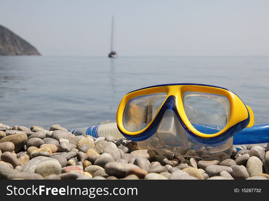 Tube and mask for diving at the beach.